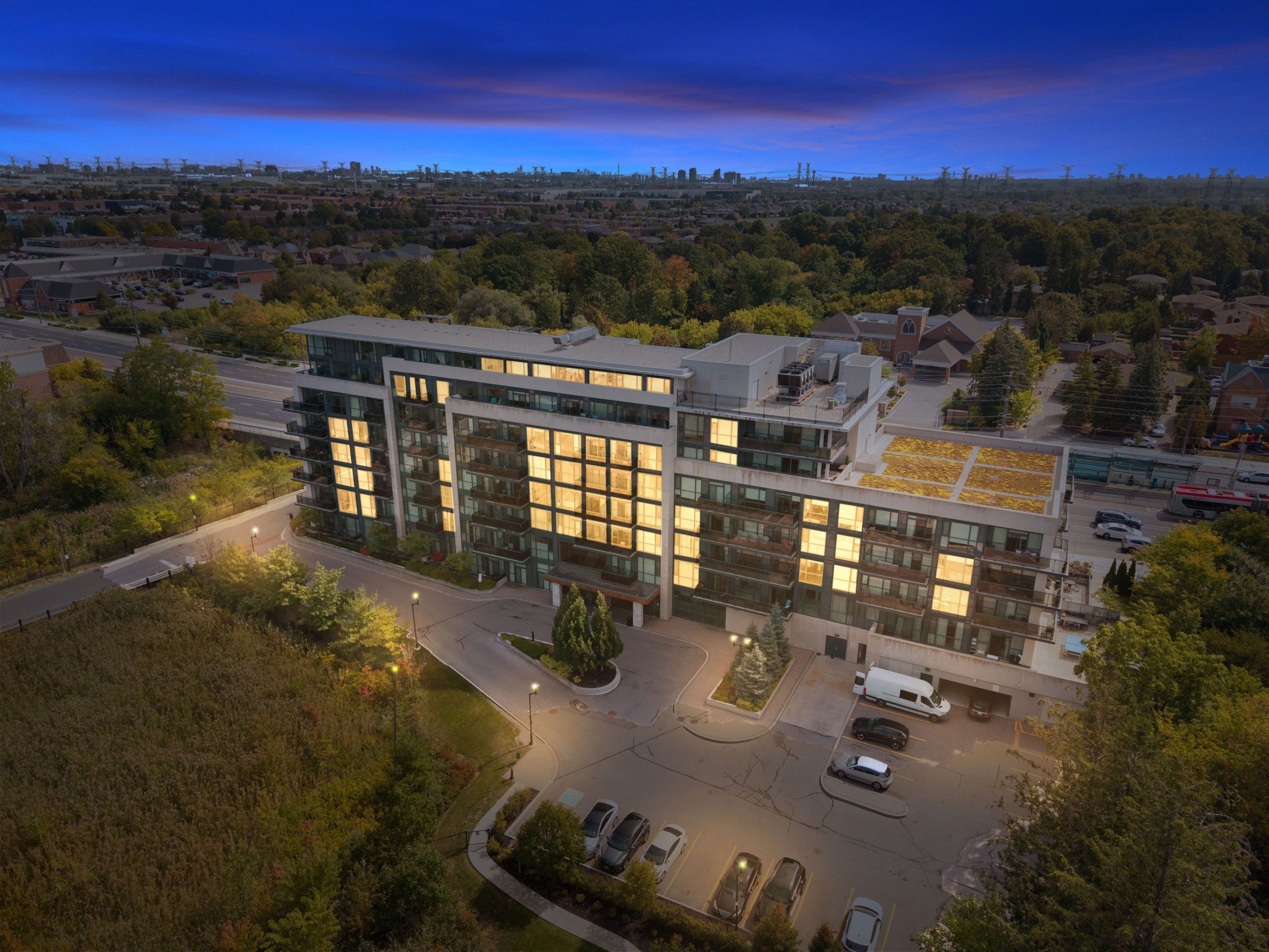 Vista Parc Condos - 4700 Highway 7