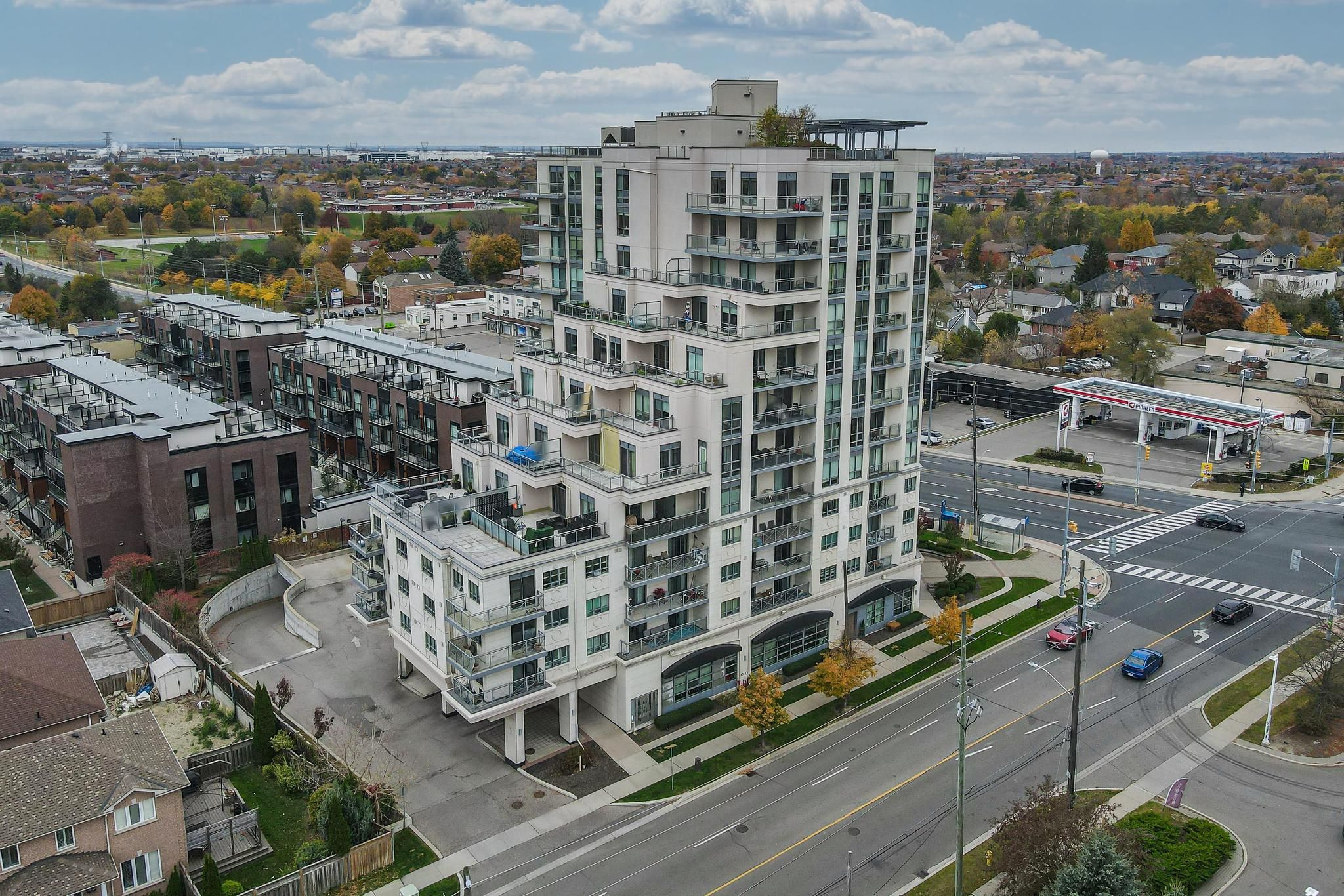 Volare Condos - 7730 Kipling Avenue